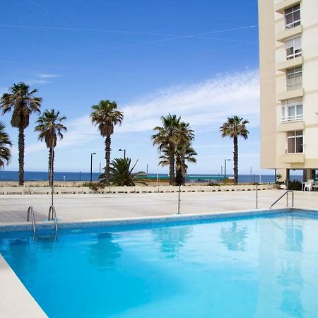 Wonderful Studio Apartment In Front Of The Beach Costa da Caparica Bagian luar foto