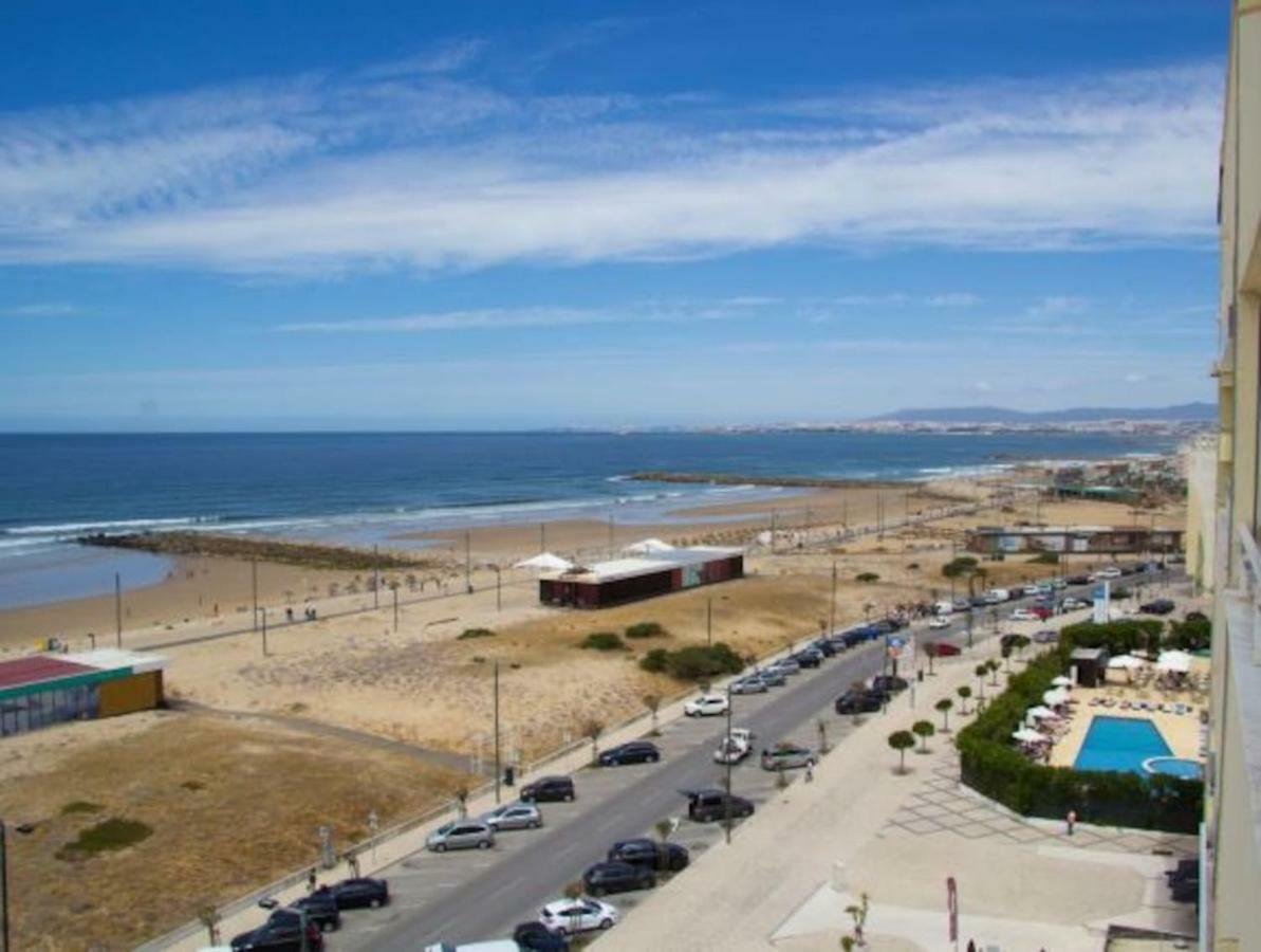 Wonderful Studio Apartment In Front Of The Beach Costa da Caparica Bagian luar foto