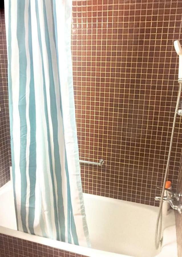 Wonderful Studio Apartment In Front Of The Beach Costa da Caparica Bagian luar foto